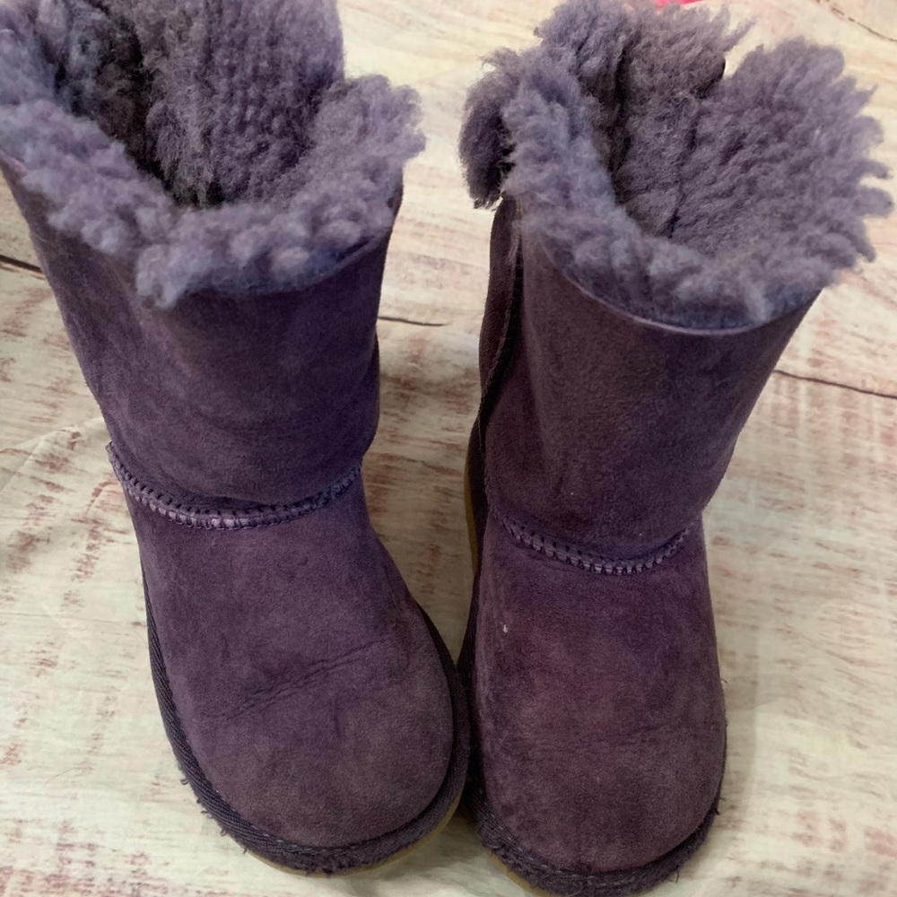 Size 9 purple uggs